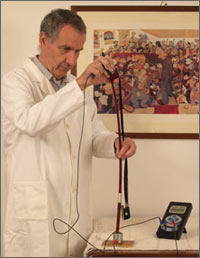 Measuring a bow stick with the LucchiMeter probes